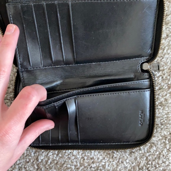 Coach - Picture 6 of 6